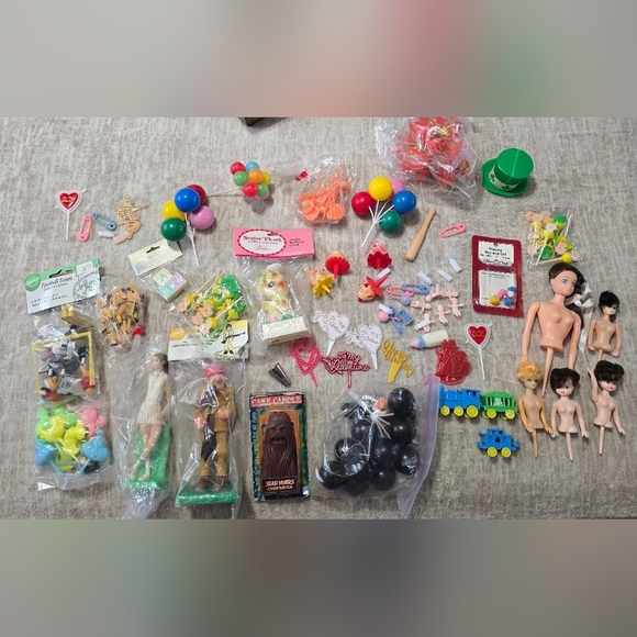 Lot of  Vintage Cake Decoration Toppers Cupcake Plastic Variety All Occasions - Picture 2 of 5